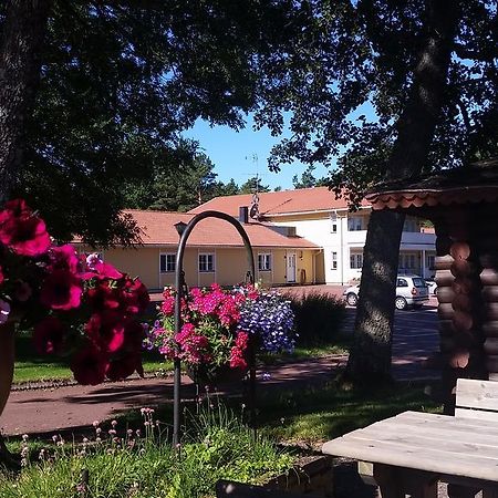 Basto Hotel & Stugby Palsbole Екстериор снимка