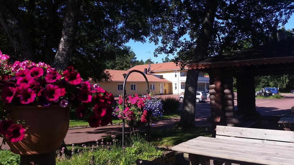 Basto Hotel & Stugby Palsbole Екстериор снимка